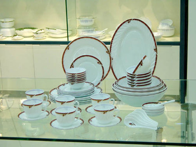 鋼化玻璃與陶瓷餐具 義烏順意達(dá)的優(yōu)質(zhì)家用選擇